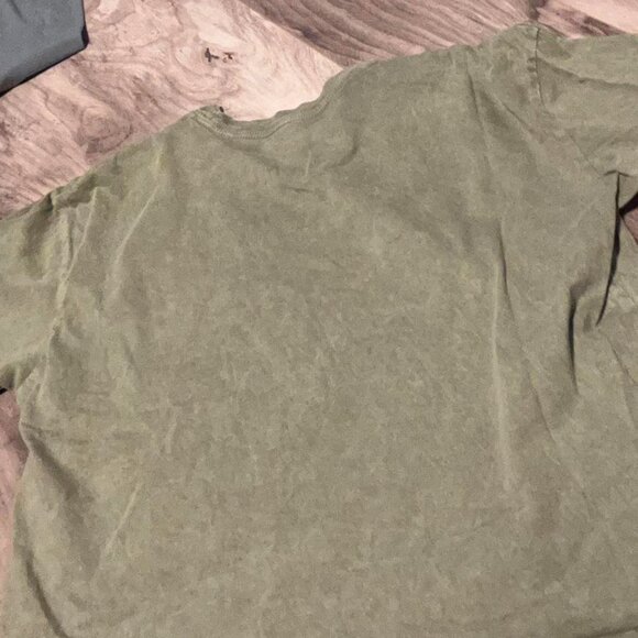 Hollister - Hawaii Distressed Sage Green Oversized Graphic Tee - Picture 3 of 3